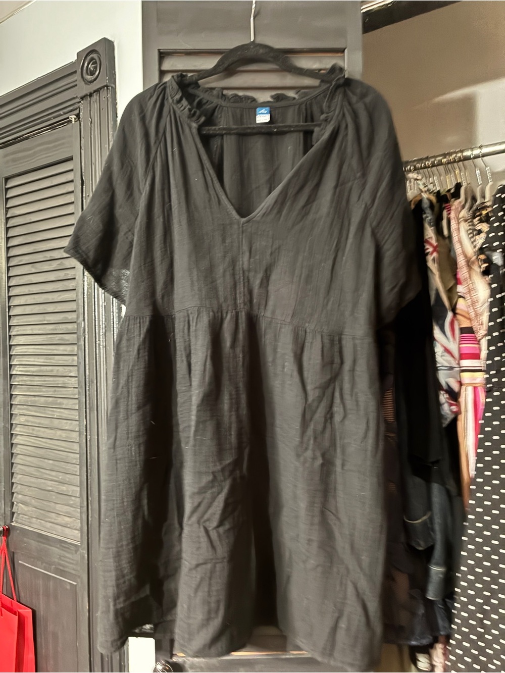 Old Navy Women's Black V-Neck Tunic Top